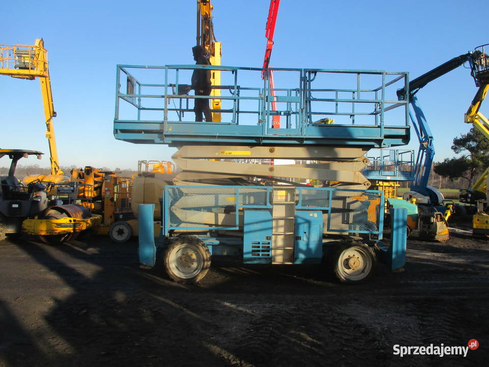 Podnośnik nożycowy spalinowy 15 m Genie GS4390 Dźwigi, podnośniki Pleszew sprzedam