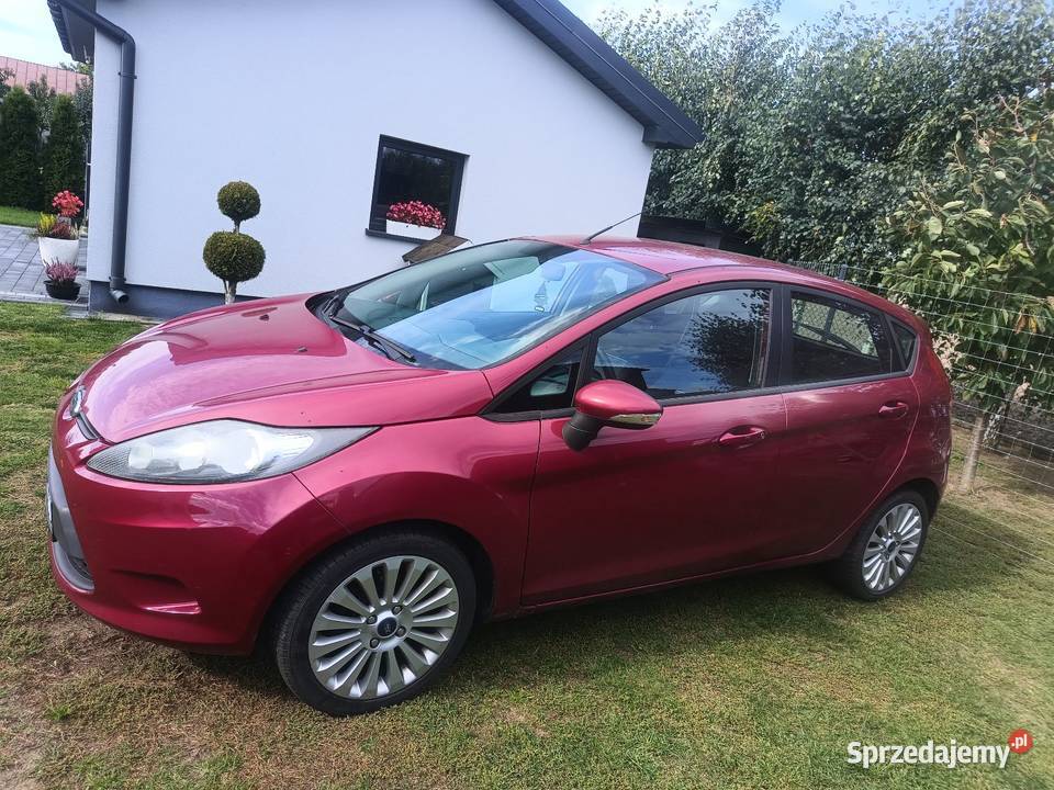 Sprzedam ford fiesta 125 Ambiente Rok produkcji 2010 Fiesta Kijowskie Nowiny sprzedam