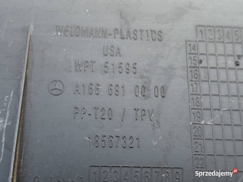 MERCEDES GLE W166 OSŁONA WNĘKI BAGAŻNIKA Bieleń