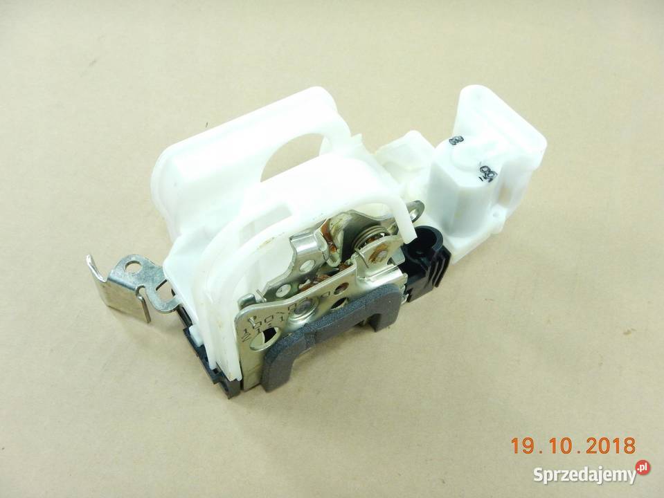 ZAMEK DRZWI FIAT PUNTO 3 1999 361801 osobowe Zamki, wkładki i kluczyki
