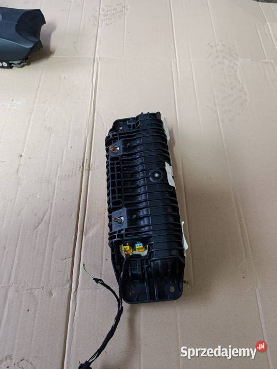 PODUSZKA PASAŻERA MERCEDES CKLASA W205 Pszczyna