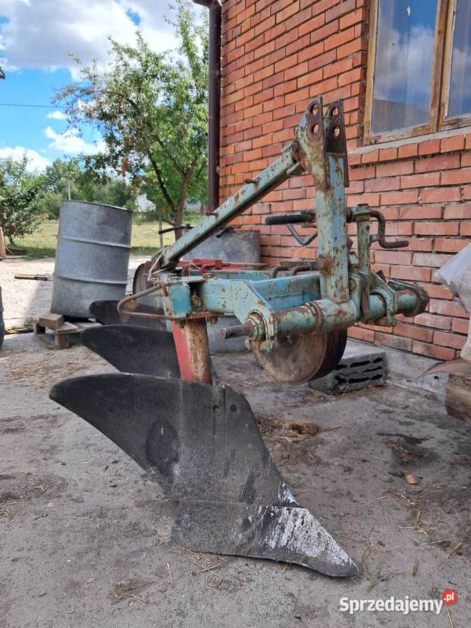 Pług 3skibowy 2 plus 1 nieuszkodzony małopolskie Przesławice