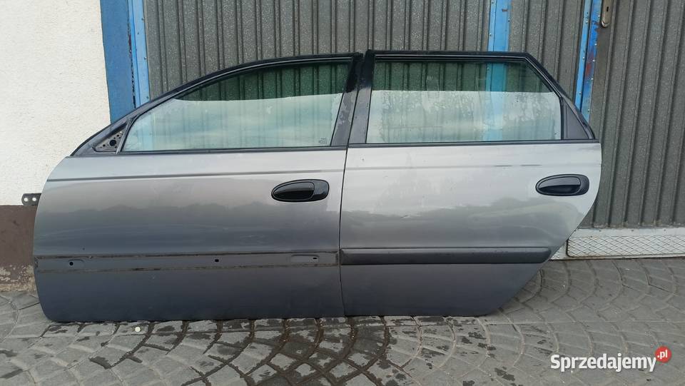 Toyota Avensis t22 drzwi przednie lewe Radom