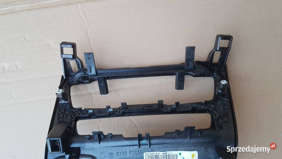 BMW 218d seria 2 F45 Active Tourer ramka Wyposażenie wnętrza dolnośląskie sprzedam
