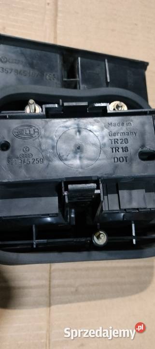 VW Passat B3 komplet lamp tylnich w klapę wielkopolskie Środa Wielkopolska