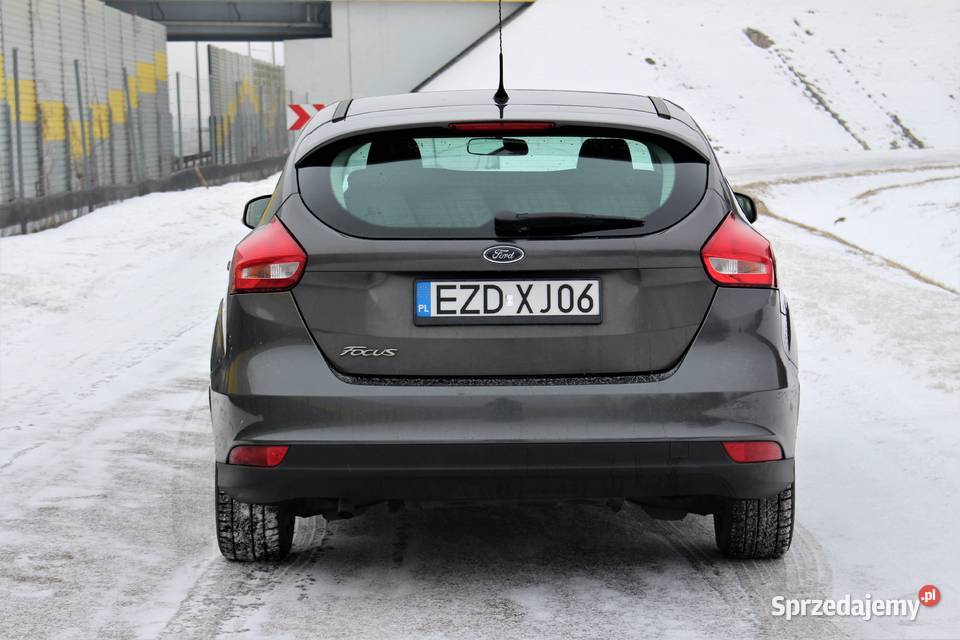 Ford Focus 16 zwykła benzyna 20152016 salon