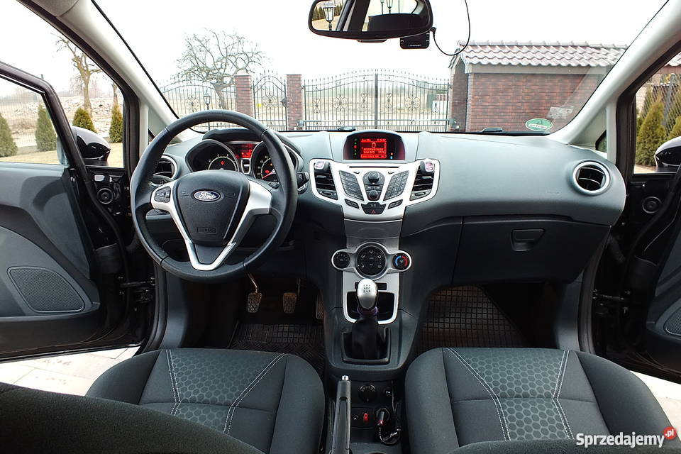 Ford Fiesta MK7 14 96 TITANIUM MP3 Posada