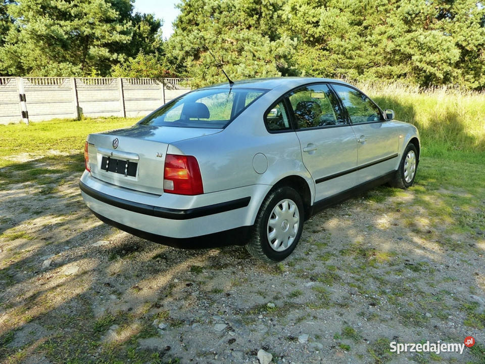 Volkswagen Passat 18iCOMFORTLINEClimatronicPełna autoalarm Piła