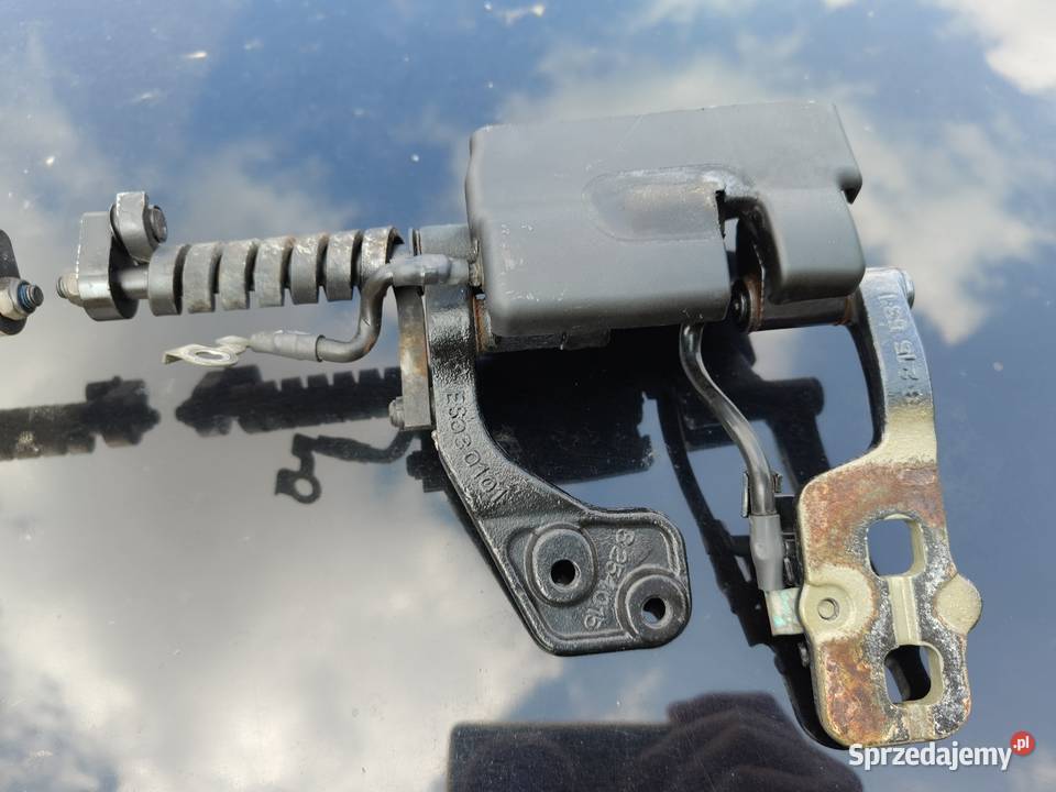 Bmw e46 kombi zawiasy klapy tylnej prawy lewy Zawiasy, bolce i prowadnice sprzedam