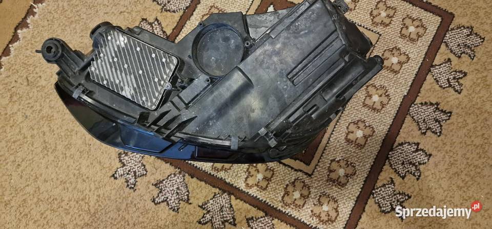 Lampa prawy przód audi a4b9 lift matrix Ropczyce