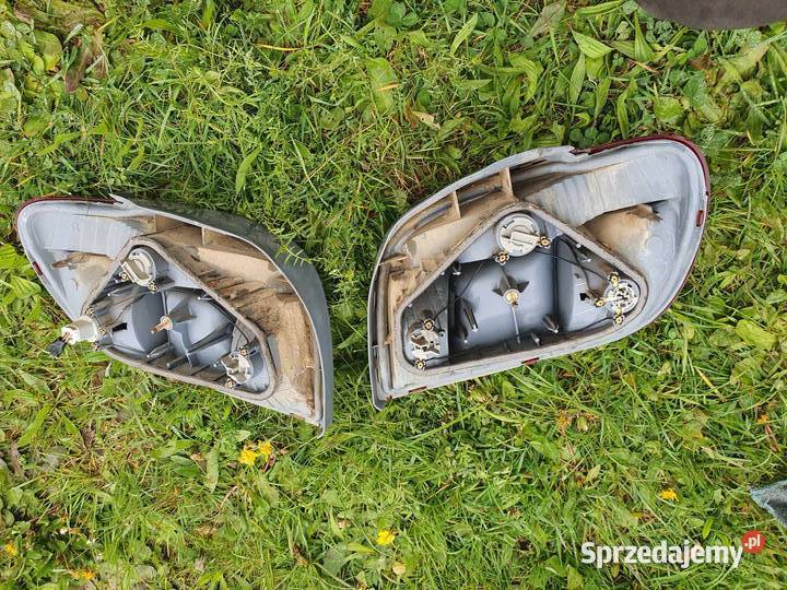 Lampa tylna prawa lewa Toyota Yaris I 9803