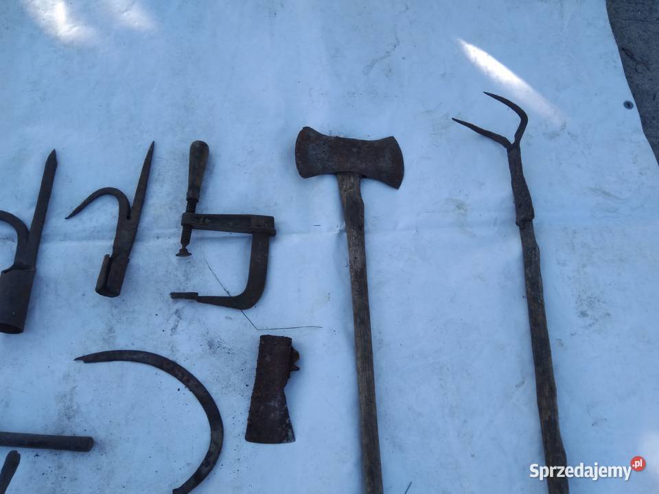 Różne stare rzeczy kowadło szewskie sierp Antykwariat Lublin