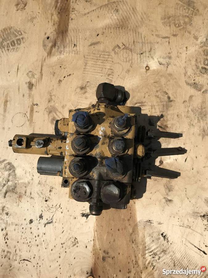 Rozdzielacz przedni Ford 655 Kosakowo