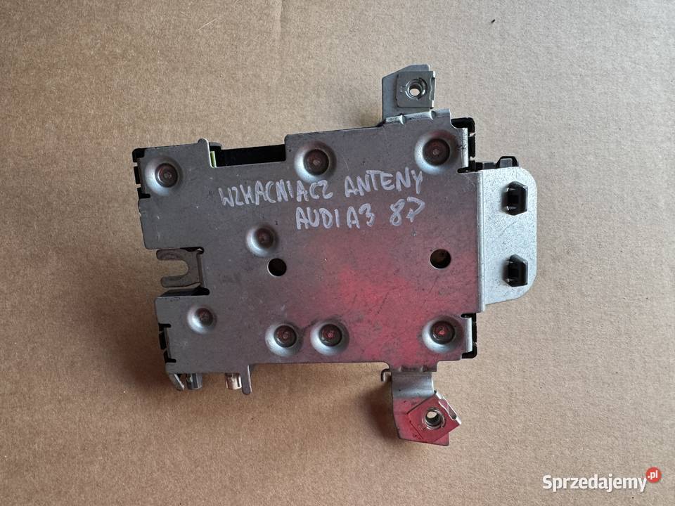 8P0035225 D AUDI A3 8P WZMACNIACZ ANTENY osobowe