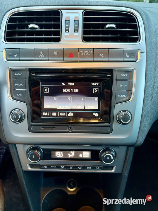 VW Polo 10 MPI 2016 mazowieckie