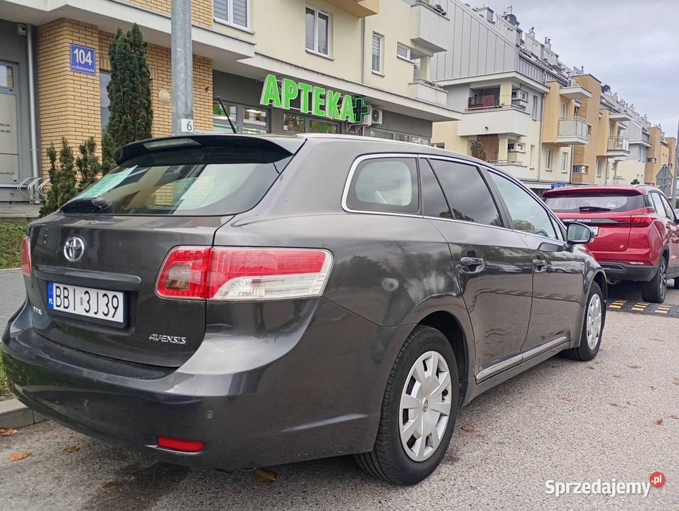 Toyota Avensis 18 benzyna manual Sprowadzony 217000km Białystok