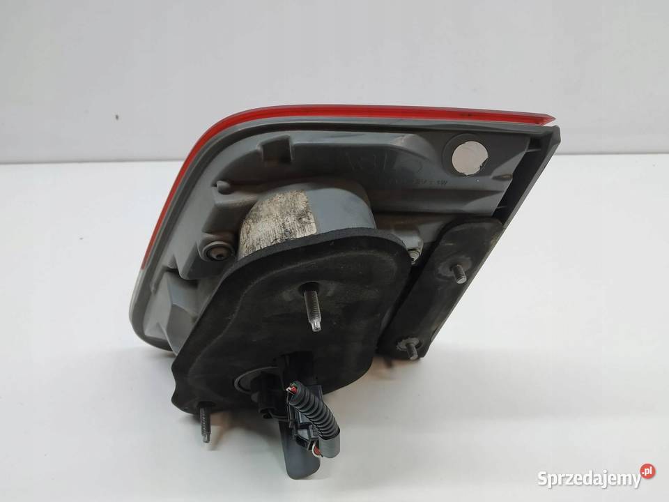 LAMPA TYŁ W KLAPĘ LEWA SEDAN EU T27 Toyota sprzedam