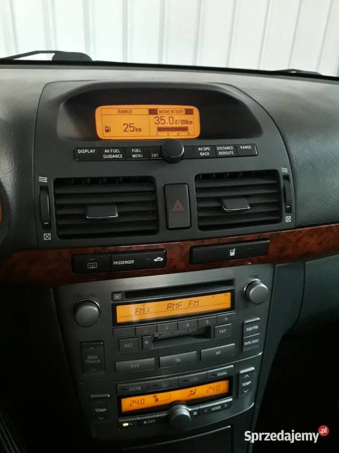 Sprzedam granatowy sedan Avensis T25 2003 wersja klimatyzacja kujawsko-pomorskie Tuchola