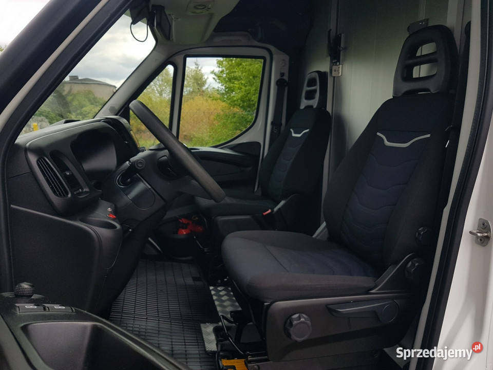 Iveco Daily KONTENER NISKOPODŁOGOWY 443x223x242 elektryczne lusterka Poręba sprzedam
