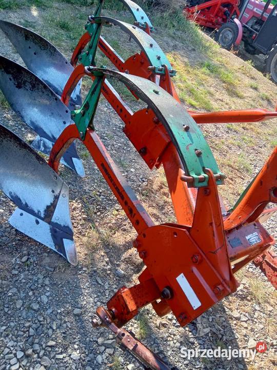 Pług obrotowy 3 na zabezpieczeniu wysoki nieuszkodzony Piórków