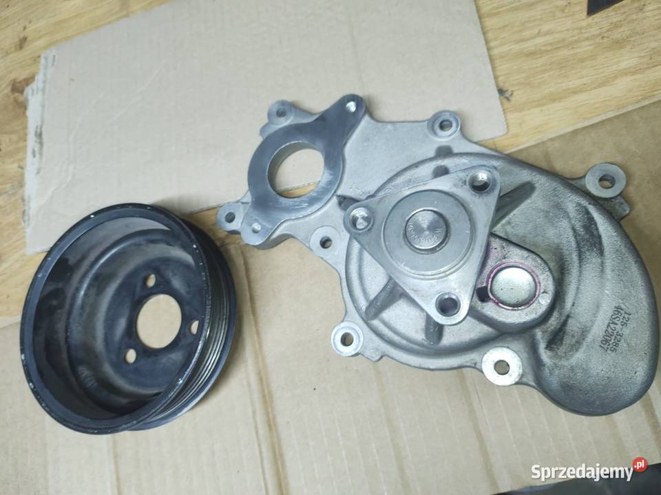 Pompa wody ford mustang 37 V6 z kółkiem 2016