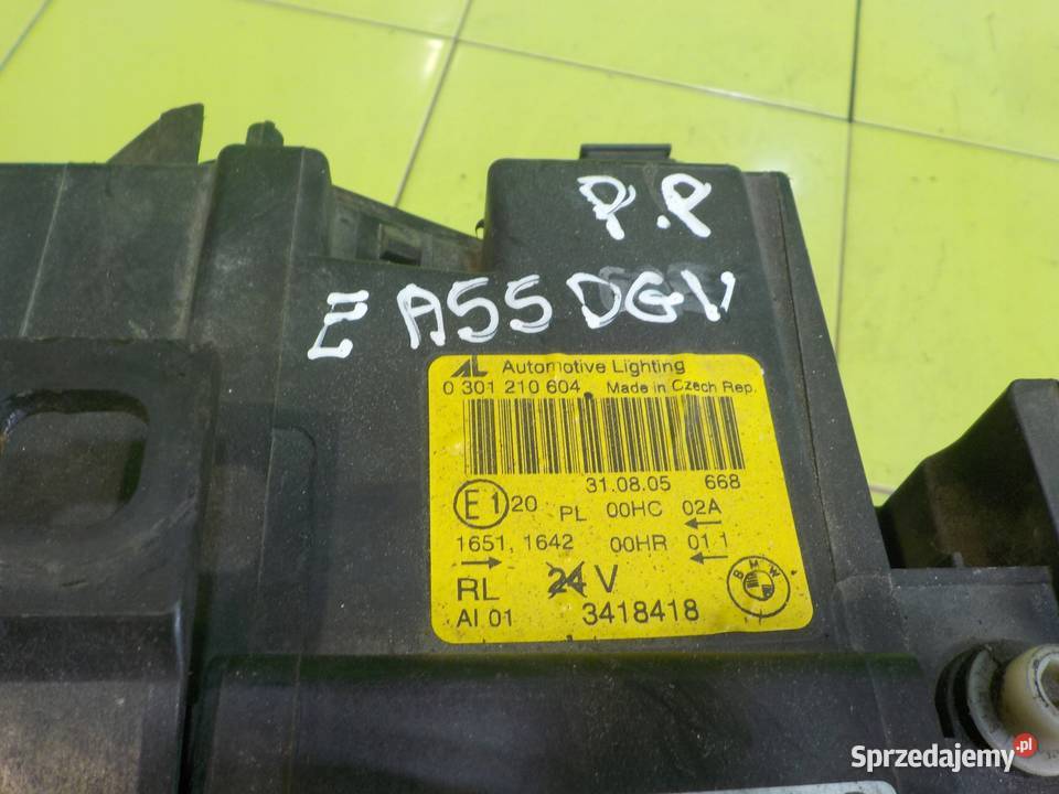BMW X3 E83 25 B 05r lampa prawa przod 0301210604 osobowe Suków