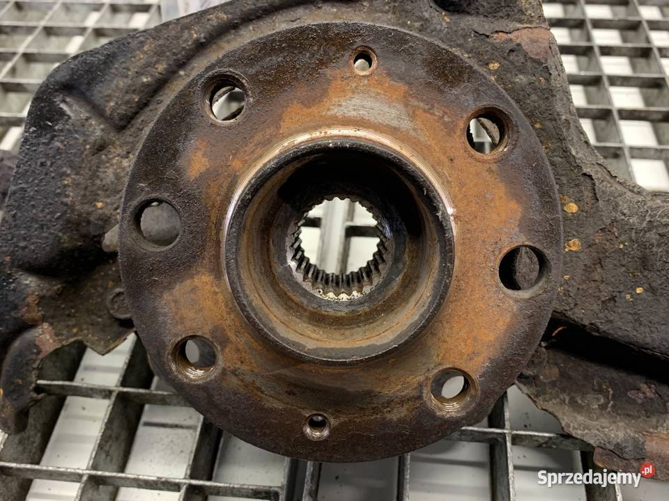 ZWROTNICA LEWY PRZÓD OPEL CORSA D 13 90 0614 osobowe Zwrotnice sprzedam