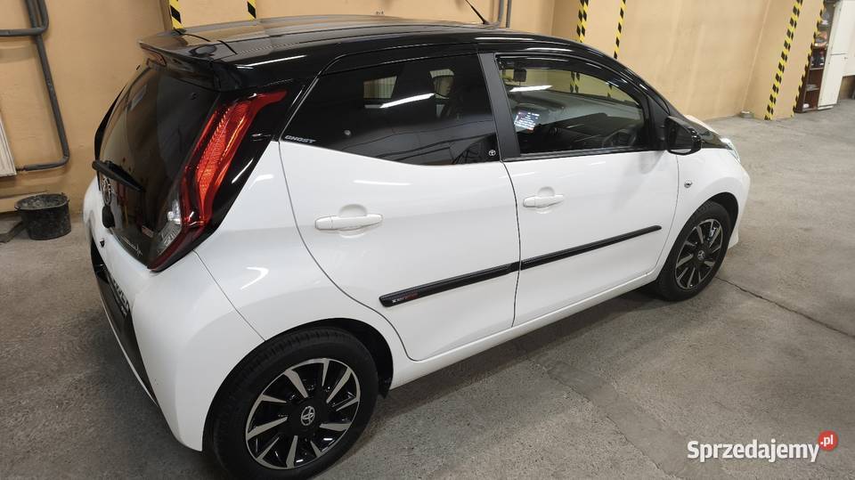 Toyota aygo selection piano black DAB z 122021 gniazdo SD śląskie Bystra