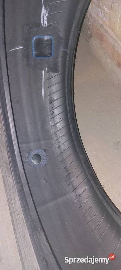 Komplet opon zimowych Nokian WR SUV3 23560R18 Kraków sprzedam