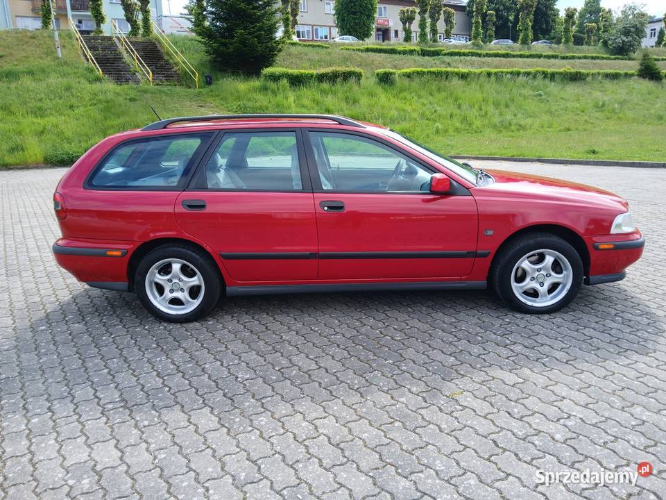 Import Niemcy nieuszkodzony V40 pomorskie Miastko
