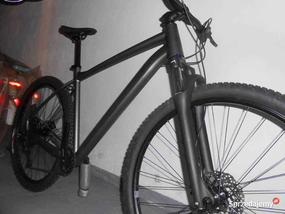 ROWER 29 CUBE AIM RACE Alivio 39 Jordanowo