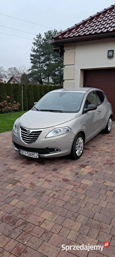 Lancia Ypsilon