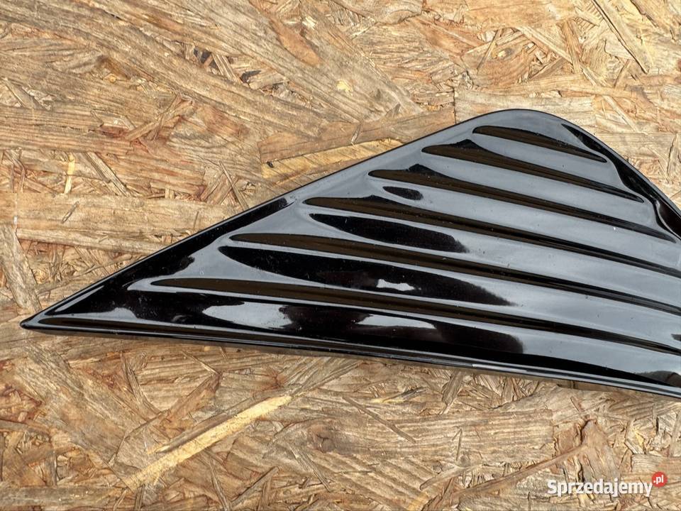 Kratka zderzaka przód prawa pod lampe Toyota Sieraków