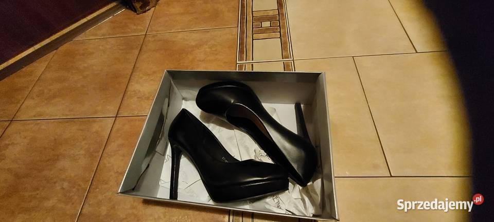 Piękne nowe czarne szpilki Łódź
