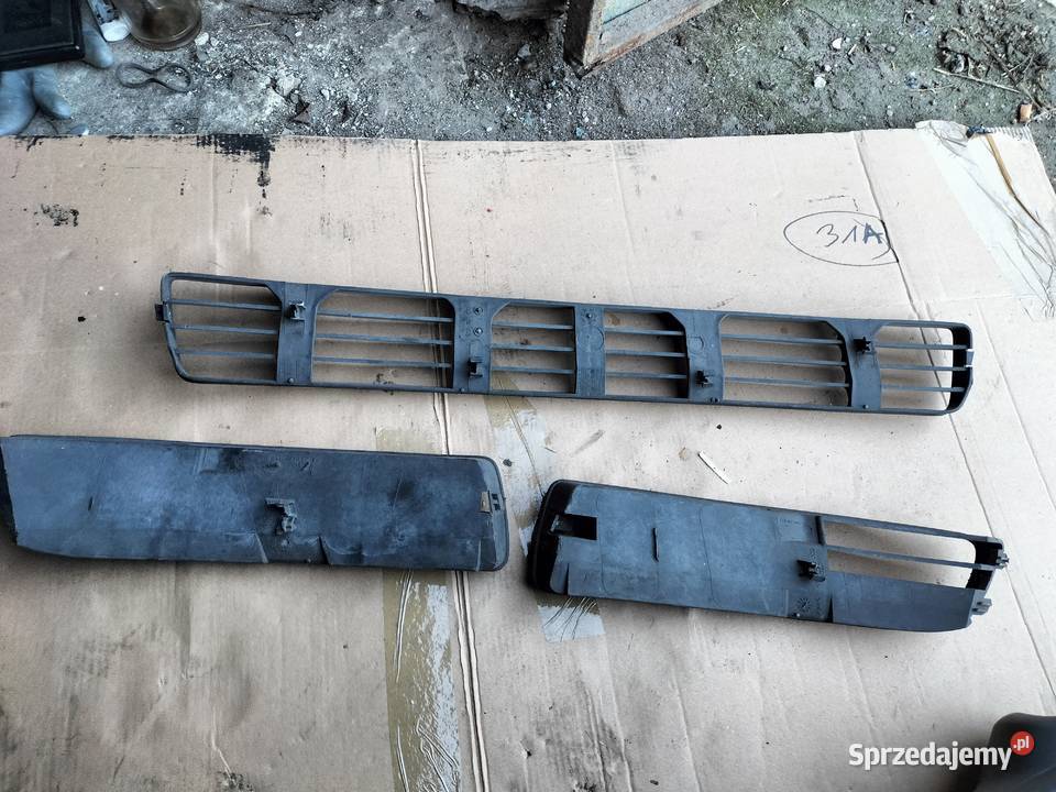 AUDI A4B5 A4 B5 KRATKA ZDERZAKA PRZEDNIEGO PRAWA osobowe Kamień-Kolonia sprzedam