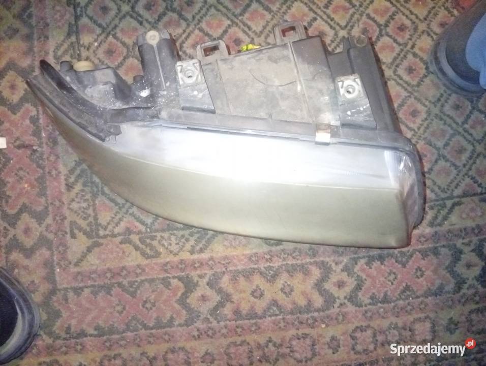 Sprzedam reflektory prawy lewy do Audi a3 8L