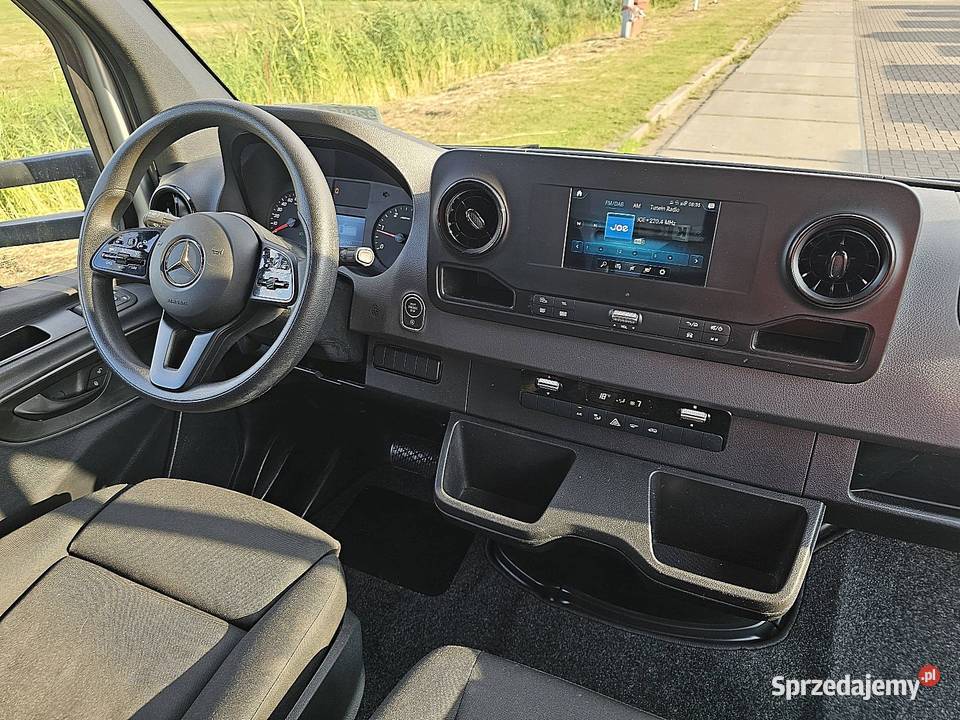 MercedesBenz SPRINTER 317 kontener winda