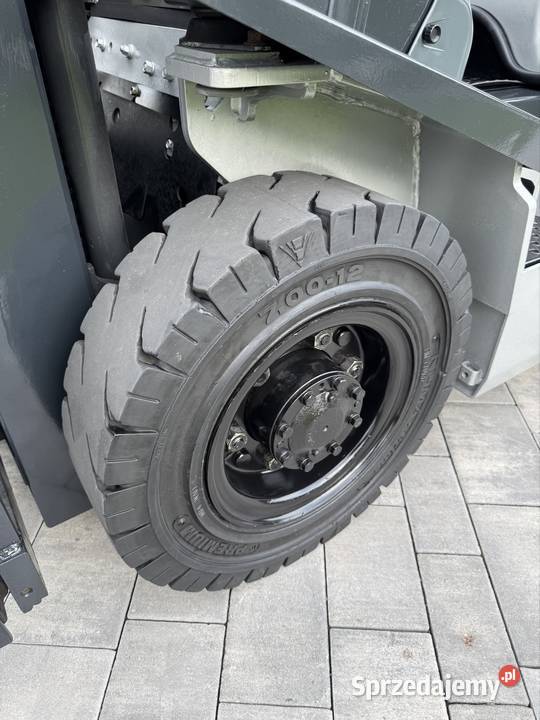 Wózek widłowy Nissan 25 t triplex wolny skok gaz sprzedam