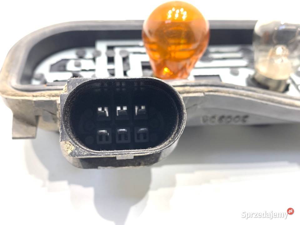 WKŁAD LAMPY PRAWY TYŁ AUDI A4 B6 Kombi 0005 podkarpackie