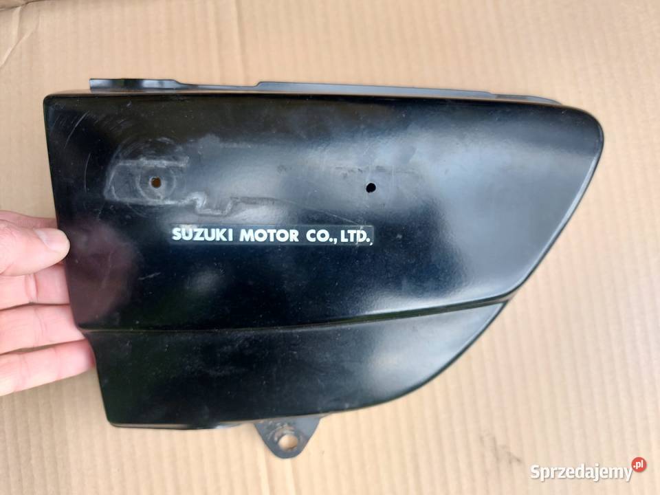 Suzuki GT 380 550 boczek lewy pokrywa dekiel Plastiki Sieciechów