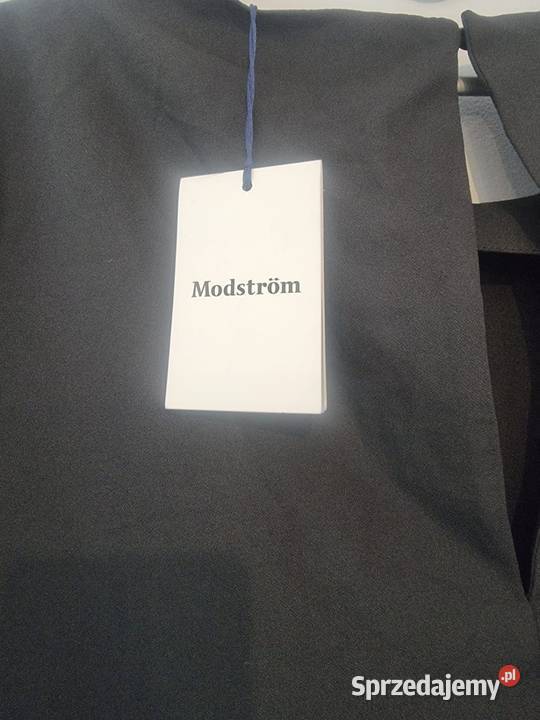 Czarny damski elegancki kombinezon Modstrm M