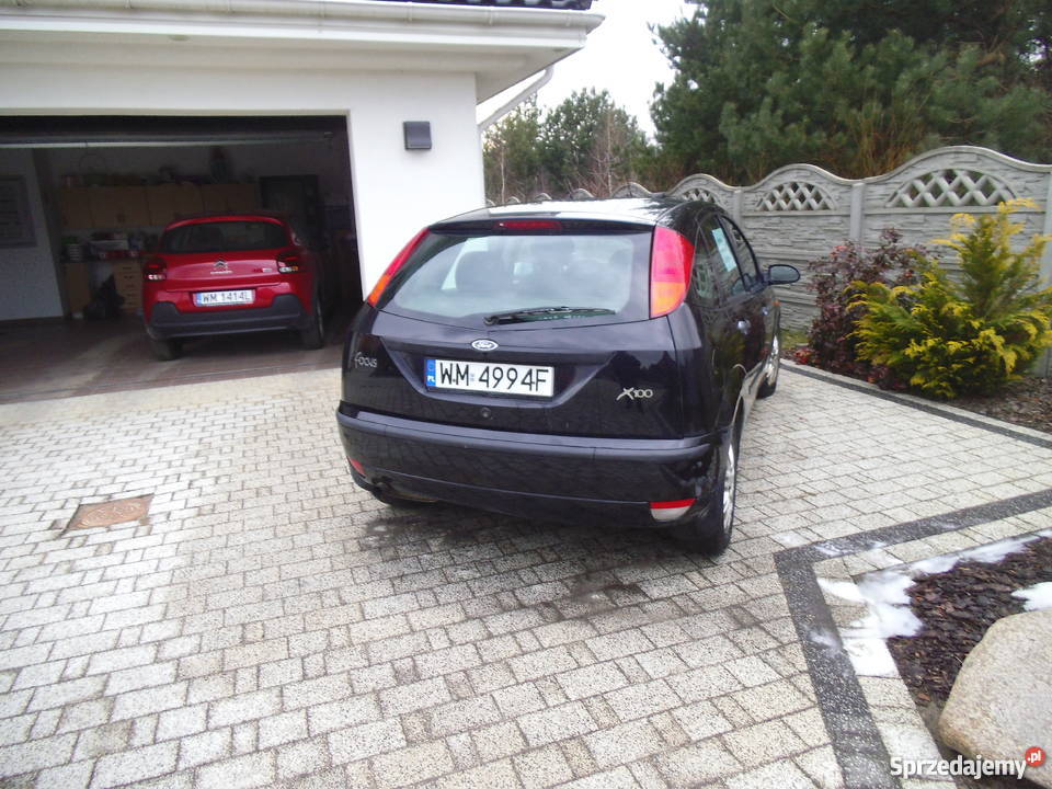 Ford Focus X10016 czarny metalik używany w 167000km Targówka