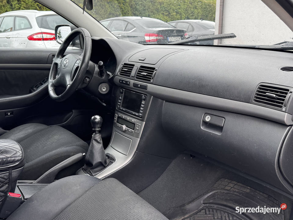 Toyota Avensis 2007r manualna Avensis Paniówki