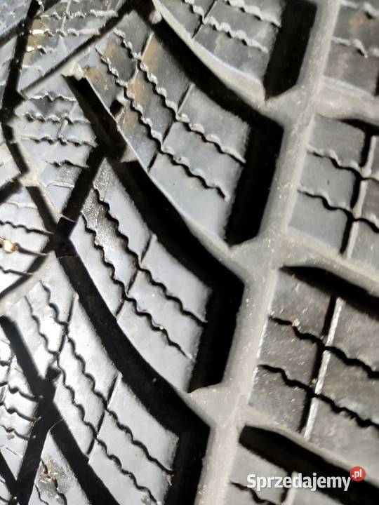 A338 Opony uzywane zimowe 2454518 Goodyear Samochodowe Bąków sprzedam