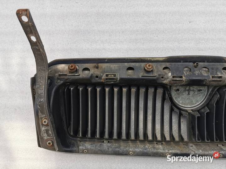 Atrapa Grill Skoda Octavia I Lift 9460 Granatowa części blacharskie mazowieckie Wyszków