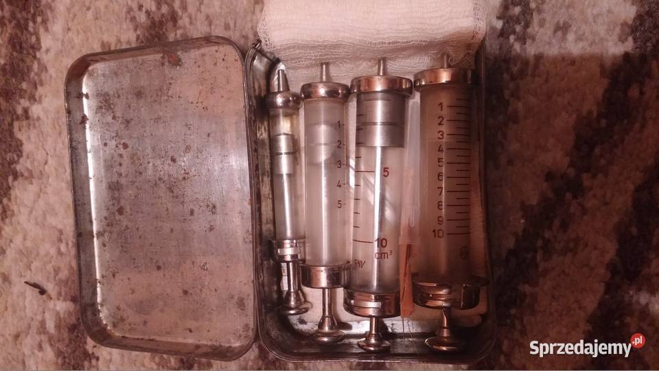 Stare Szklane Strzykawki z Czasów Wojny Brzóza Stadnicka