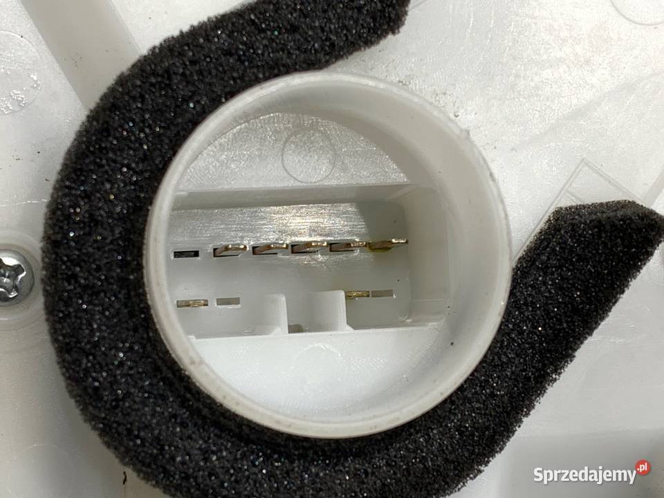 ZAMEK DRZWI PRAWY PRZÓD SUZUKI SX4 Crossover osobowe podkarpackie sprzedam