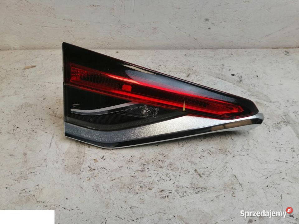 Toyota Corolla e21 lampa w klapę lewy tył SEDAN Części Kozubszczyzna