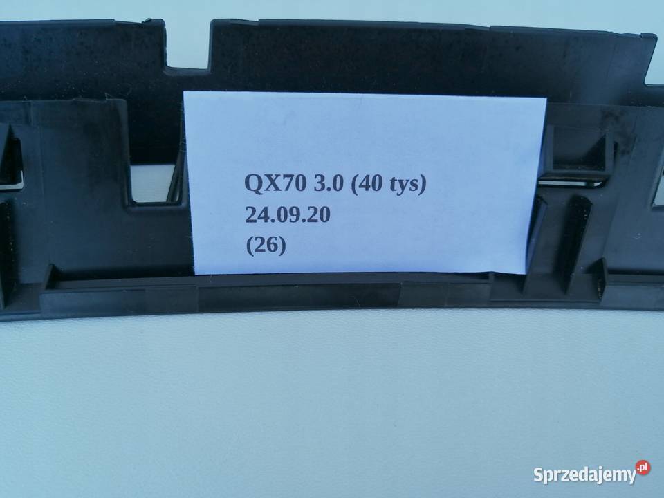 KRATKA NAWIEWU POD SZYBĘ PRAWA INFINITI QX70 Nowy Tomyśl