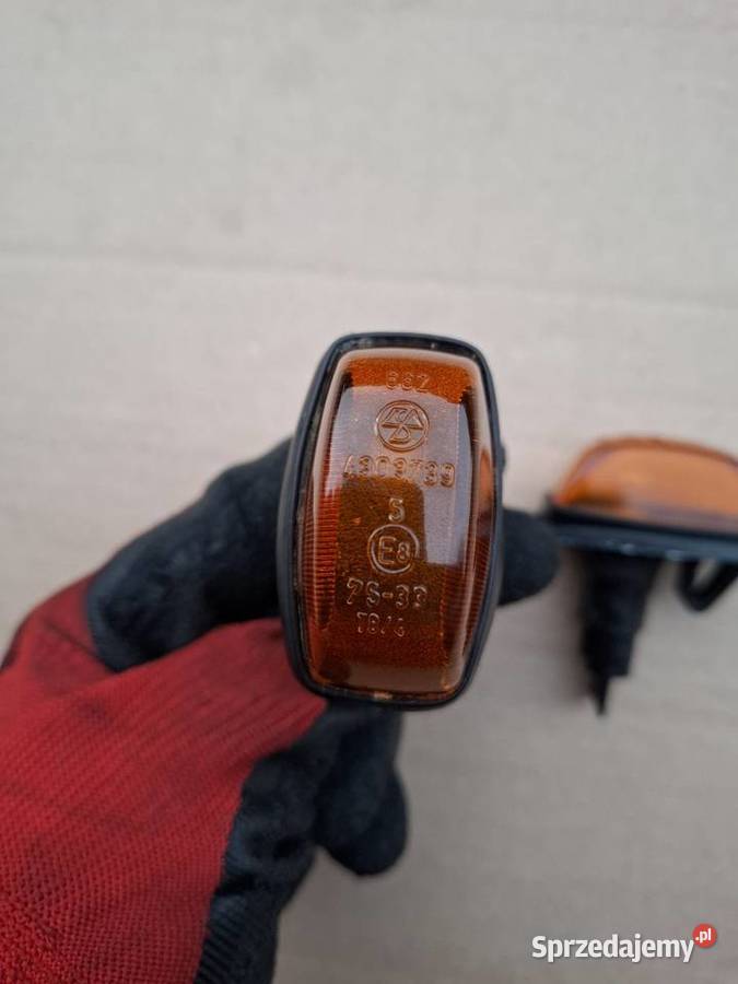 Kierunkowskazy kierunki migacze boczne Fiat 126p Strzelce Opolskie